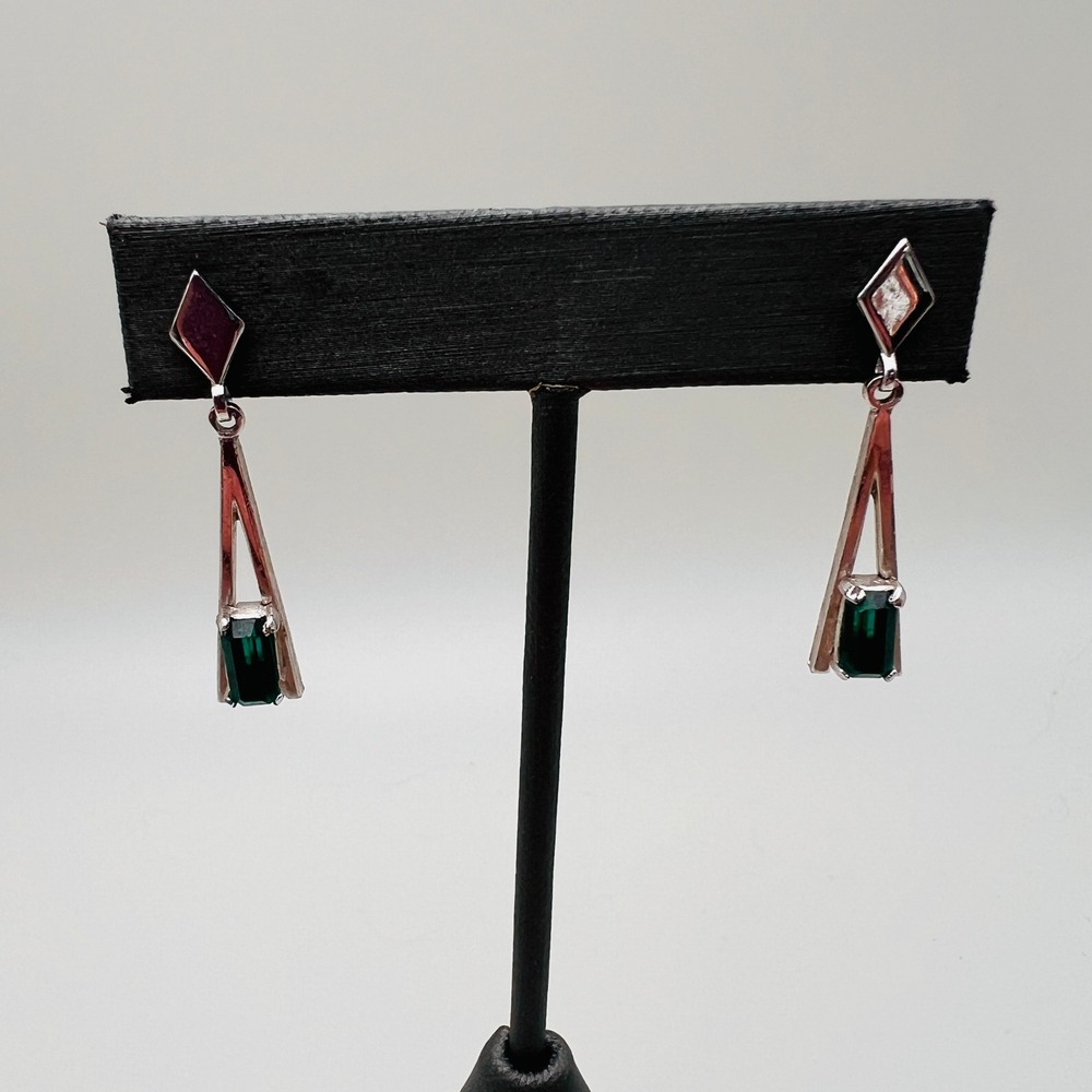 Avon Vintage Emerald Green Drop Earrings Glass Baguette Geometric Silver Tone